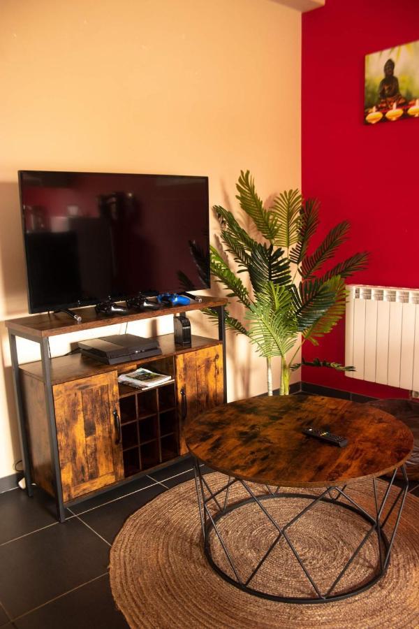 Cosy 2-Bedroom Apartment In The Center Of โอตง ภายนอก รูปภาพ