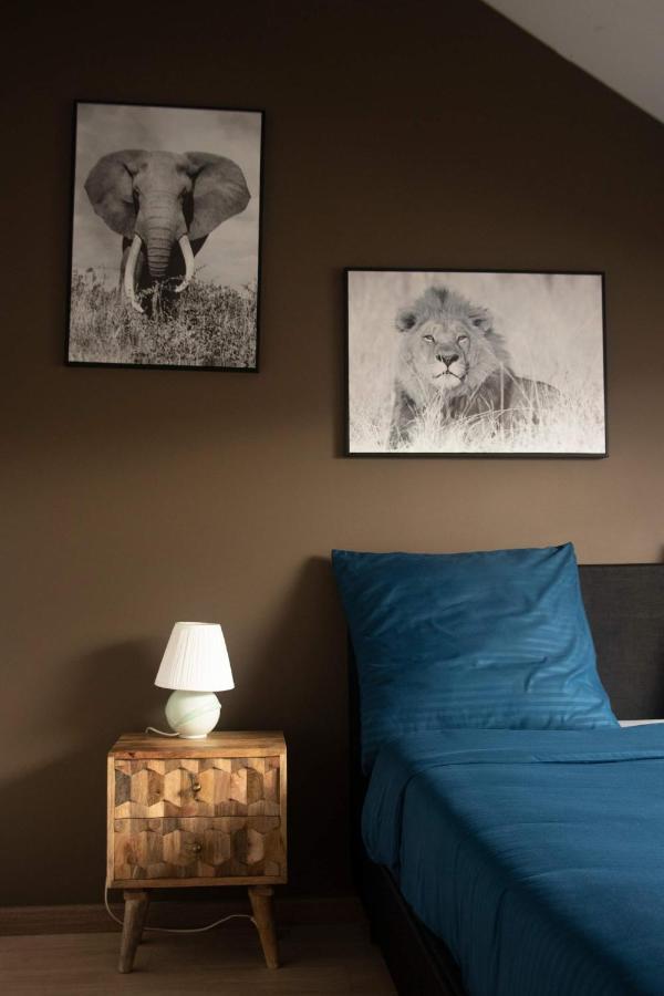 Cosy 2-Bedroom Apartment In The Center Of โอตง ภายนอก รูปภาพ